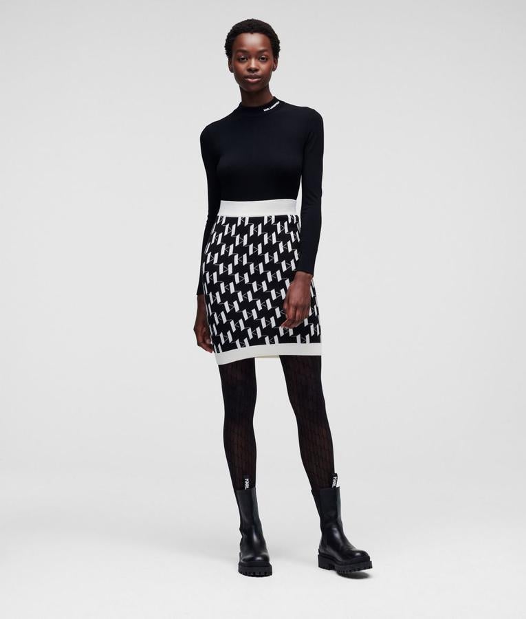 Combinado con monograma, de Karl Kagerfeld (195 euros a 97 euros).