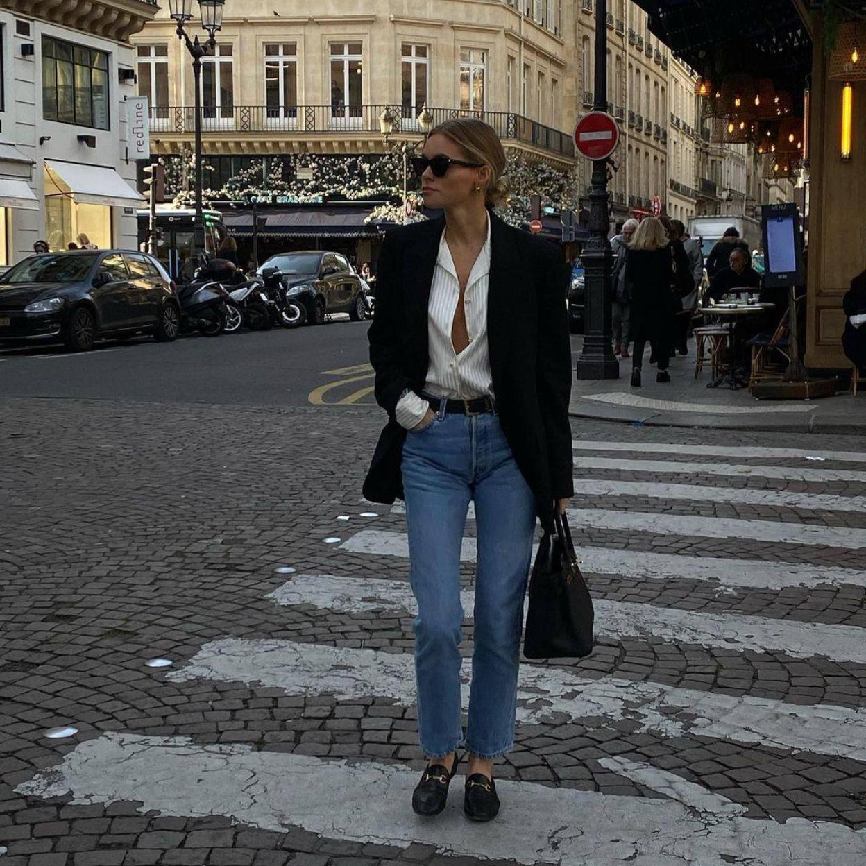 Pincha en la imagen para ver Jerséis, pantalones, vestidos… Los básicos en verde que hemos fichado para sumarnos en las rebajas al color tendencia de la temporada