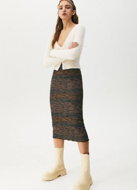 Imagen - El modelo de Pull&Bear tiene un estampado multicolor