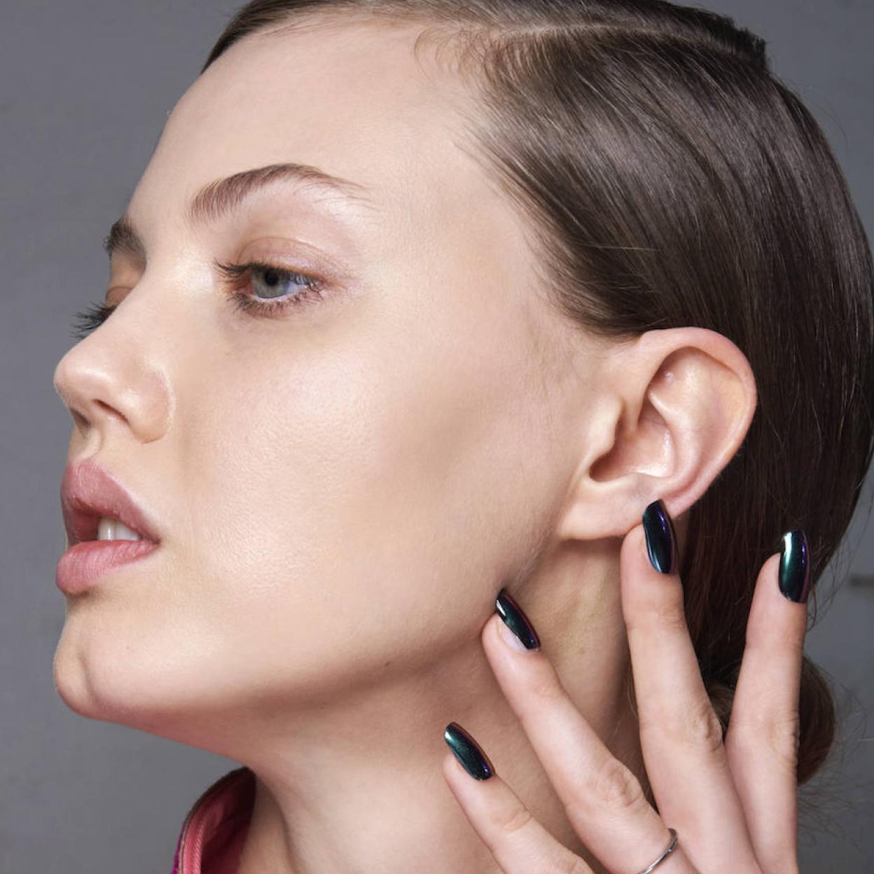 Pincha en la foto para ver las mejores herramientas antiedad para tratamientos de lifting y sculpting en casa en las que de verdad merece la pena invertir