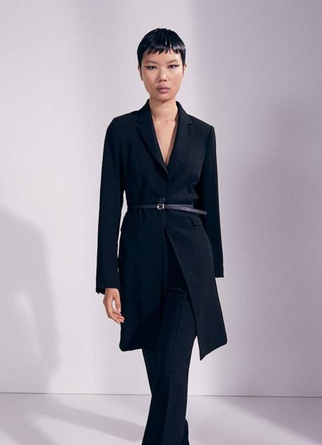 Imagen - El precio de la americana que llega hasta la rodilla es de 49,99 €