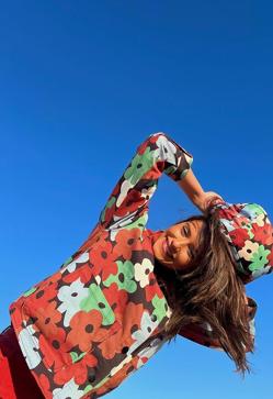 Imagen secundaria 2 - Todo Instagram tiene esta sobrecamisa estampada de Parfois porque es baratísima, favorece mucho y nos hace soñar con la primavera