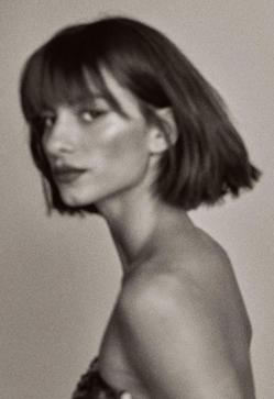 Imagen secundaria 2 - El cambio de look de Begoña Vargas con el flequillo XS tendencia más atrevido y favorecedor del momento