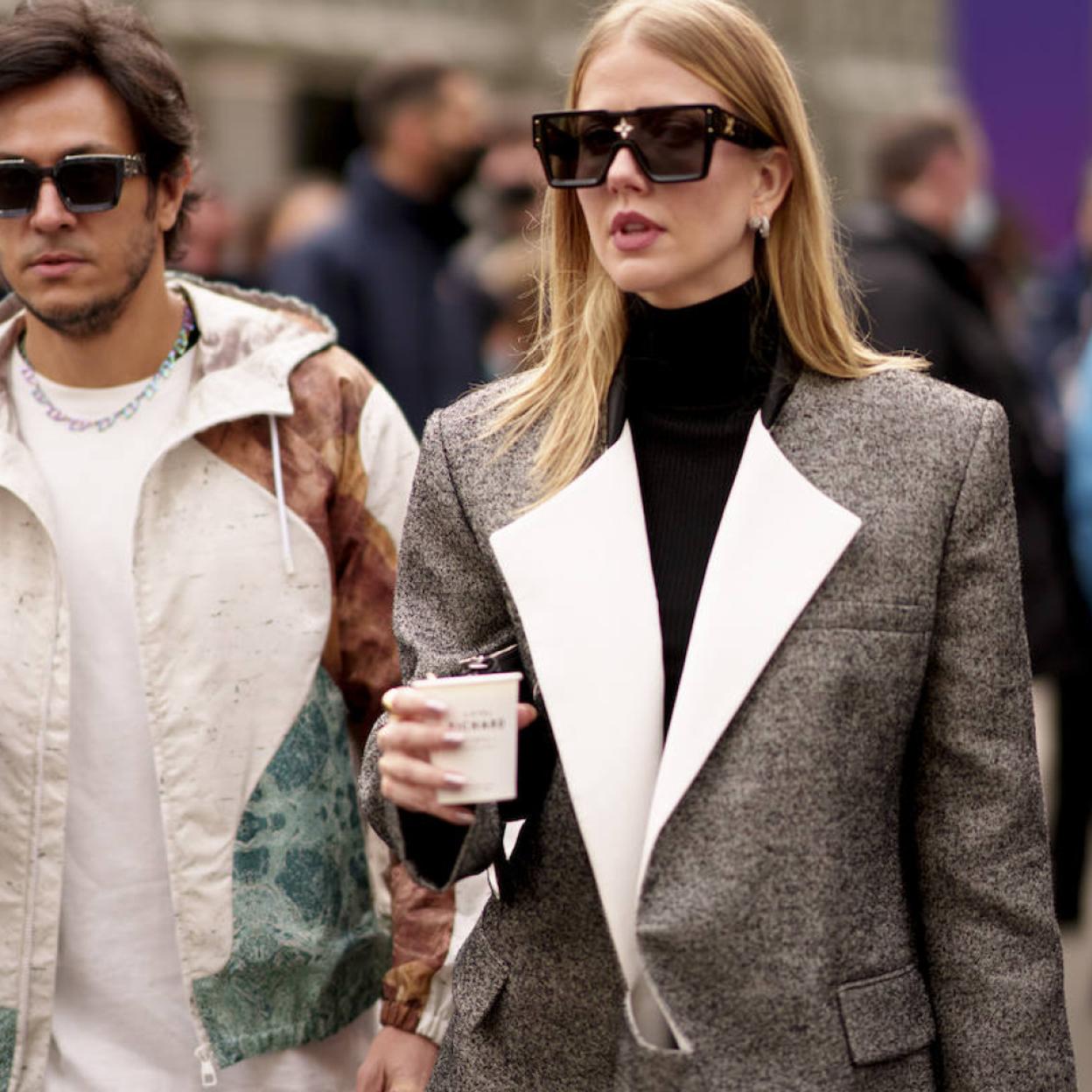 Pincha en la foto para ver las blazers que hemos fichado para las rebajas y van a elevar cualquier estilismo con pantalones y falda