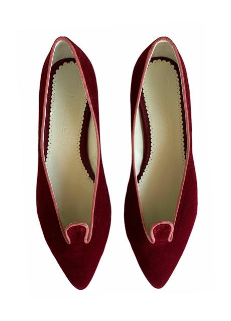 Imagen - El modelo Lolita Velvet Amaranto está disponible en todos los números