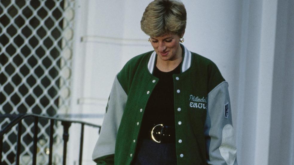 ¡Alerta tendencia! La chaqueta varsity que llevó Lady Di es la que vas a llevar sí o sí ahora y en primavera (y estas son las más bonitas del low cost)