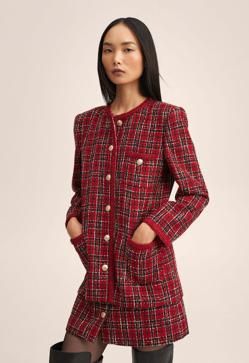 Imagen secundaria 2 - 1. Americana con estampado geométrico de Zara (69,99 euros). Blazer de lana con estampado de pata de gallo en color verde y marrón de Mango (79,99 euros). 3. Americana larga de tweed en color burdeos de Zara (69,99 euros). 