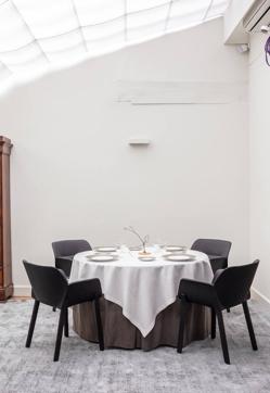 Imagen secundaria 2 - Jesús Sánchez: «La crítica gastronómica es importantísima y las estrellas Michelin, un sueño. Pero nada es tan valioso como el reconocimiento del público»