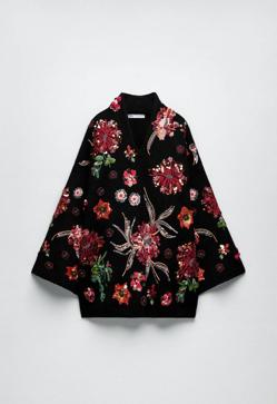 Imagen secundaria 2 - Estos son los espectaculares y elegantes jerséis de Zara con los que tu look de día o noche será de 10: solo necesitas combinarlos con un pantalón negro