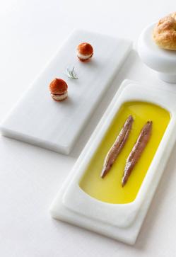 Imagen secundaria 2 - Jesús Sánchez: «La crítica gastronómica es importantísima y las estrellas Michelin, un sueño. Pero nada es tan valioso como el reconocimiento del público»