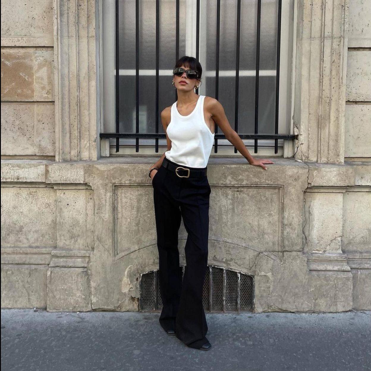 Pincha en la imagen para ver Las camisas, blusas y tops perfectas para tus looks con pantalones están en Sfera (y te van a enamorar)