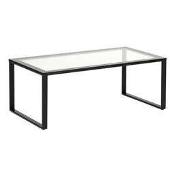 Imagen secundaria 2 - Para copiar la decoración del salón (foto principal) hemos encontrado en las rebajas este sofá de tejido rústico (789 euros), los pufs a juego (229 euros) y la mesa de centro de cristal y acero (69 euros).