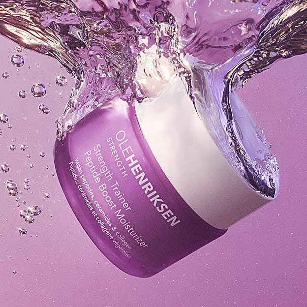 Strength Trainer Peptide Boost Moisturizer va a conquistar tanto a las mujeres jóvenes como la las más maduras