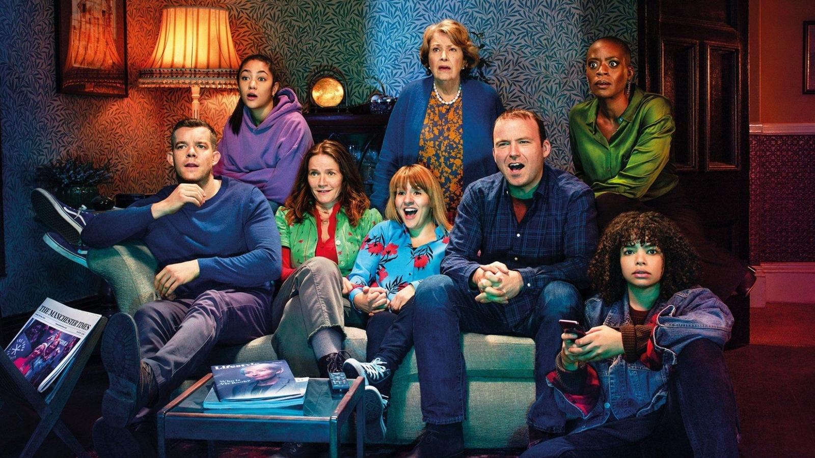 Cuando se estrenó en 2019 este drama británico puso los pelos de punta a la audiencia con el futuro distópico en el que se ambientaba. Ahora, tras una pandemia, un Brexit y un posible enfrentamiento bélico a las puertas, puede que sorprenda menos, pero no por ello resulta menos interesante. Con Emma Thompson en el papel de una controvertida política, está compuesta por seis episodios que no dejan indiferente al espectador. 