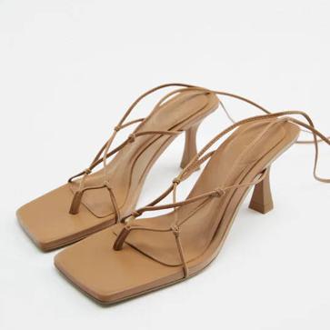 Imagen secundaria 1 - Puedes copiar el look casual perfecto sin salir de Zara