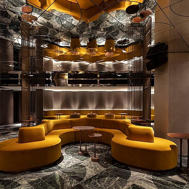 En el laureado hotel The Londoner, es inevitable sentirse casi como un local.