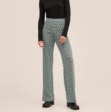 Imagen secundaria 1 - Pantalones estampados, el truco rejuvenecedor y fácil de copiar de Eugenia Martínez de Irujo para conseguir un look de diez