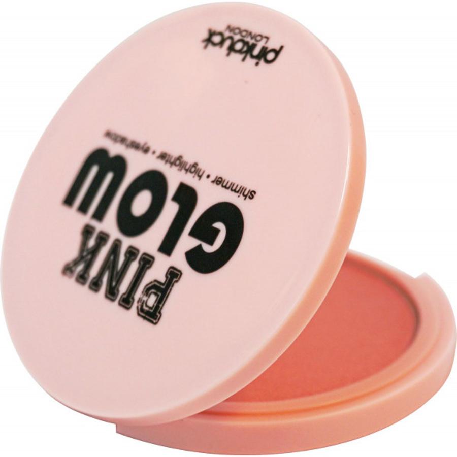 Pink Glow es un iluminador que se puede utilizar también como sombra de ojos para dar luz a la zona del lagrimal. Su acabado en polvo ilumina mientras que consigue un acabado natural que se integra con la piel. Está disponible en un tono rosado. (3,99 euros).