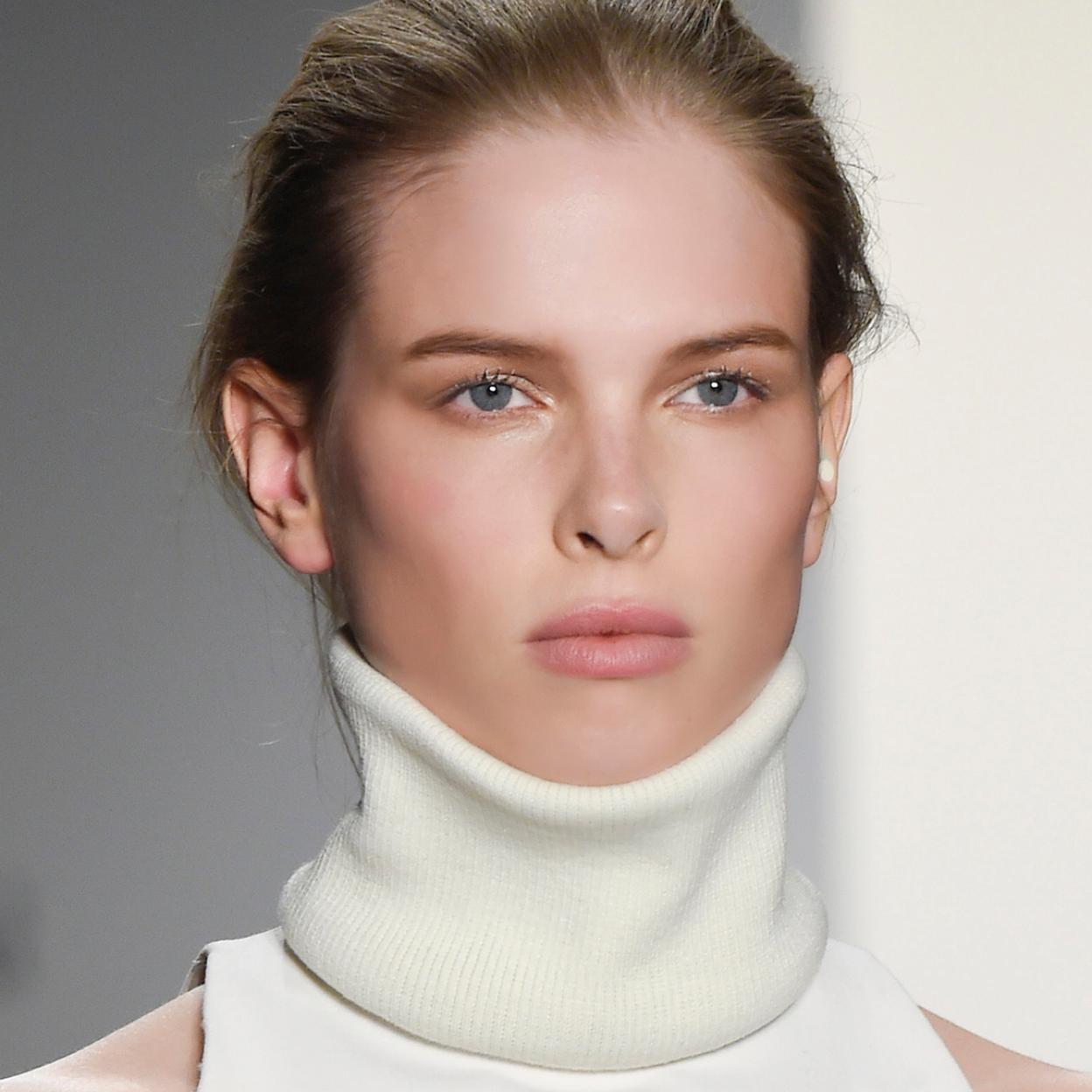 Si te interesa reforzar tu rutina de belleza habitual, pincha en la imagen para conocer las mejores herramientas antiedad con las que conseguirás efecto lifting. 