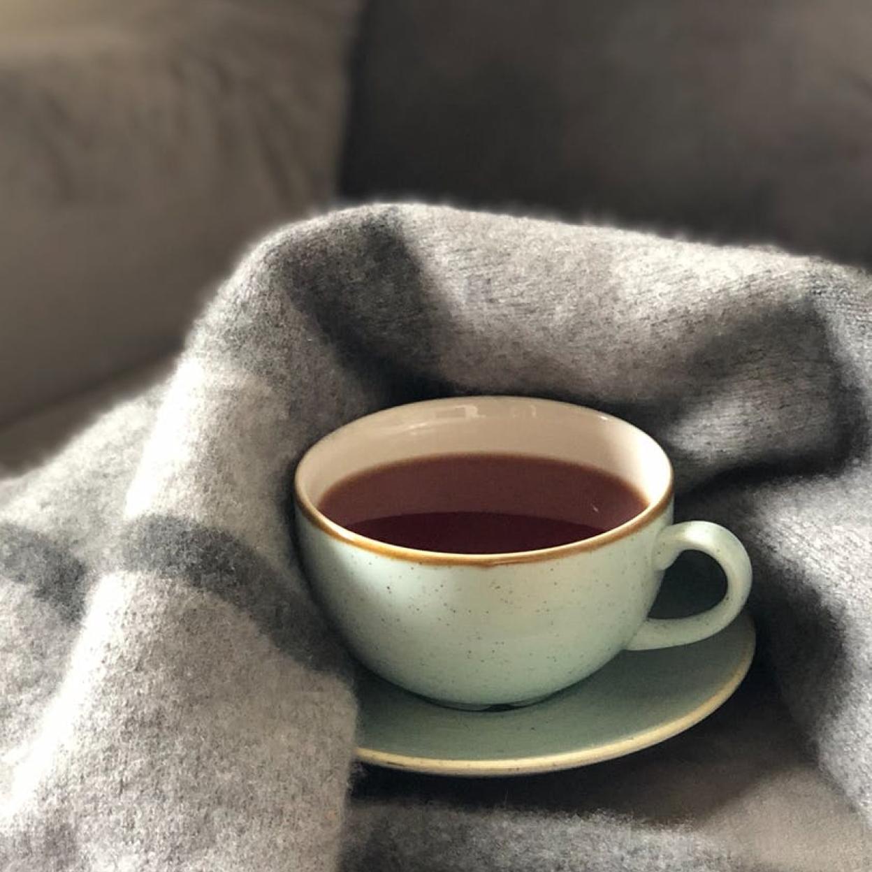 Manzanilla, magnolia, valeriana… Así tienes que tomar las infusiones relajantes que necesitas para dormir mejor