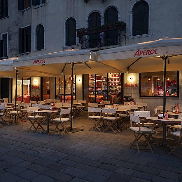 En la coctelería de moda, el dolce far niente es casi una obligación.