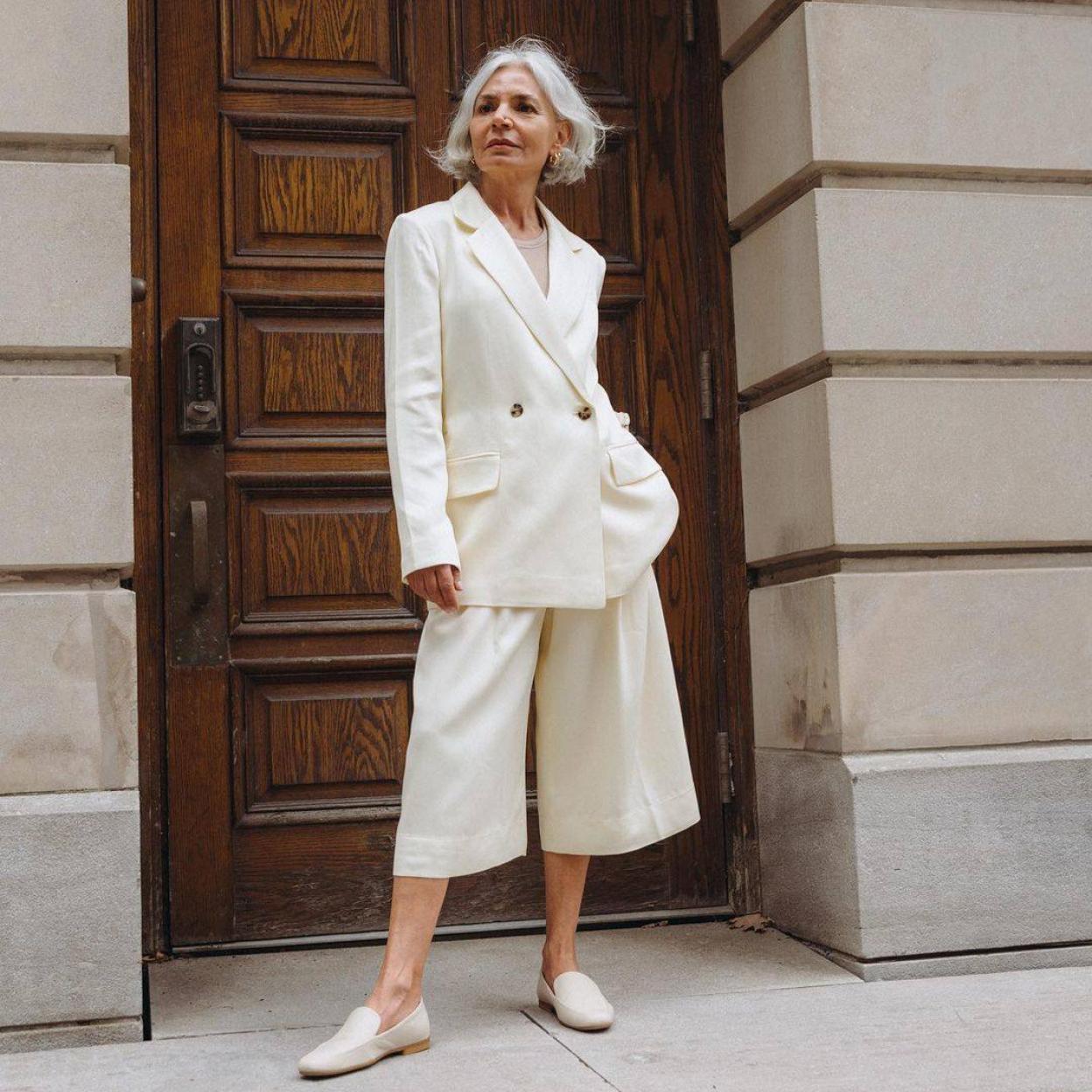 Pincha en la imagen para ver Las blazers y chaquetas cropped que puedes comprar rebajadas y van a ser protagonistas de tus looks de primavera