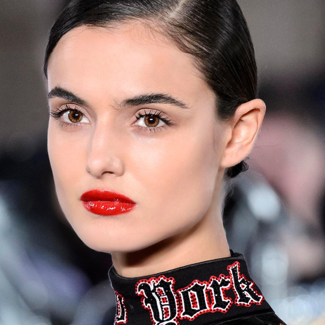 Pincha en la imagen para descubrir los mejores sérums y cremas para el contorno de los ojos que dejan una mirada radiante y despierta.