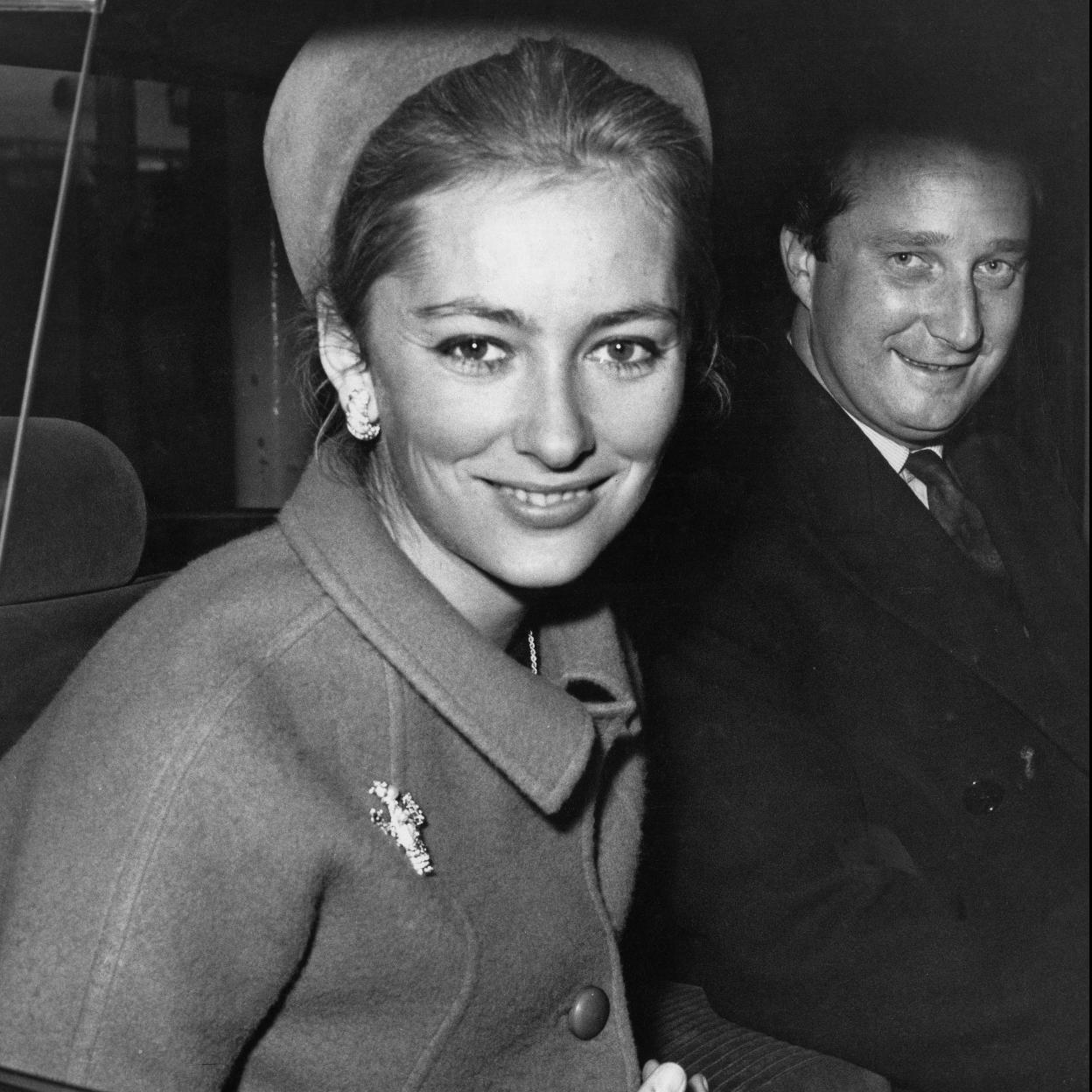 Imagen de la reina Paola de Bélgica, cuando su belleza competía con la de la princesa de Mónaco Grace Kelly