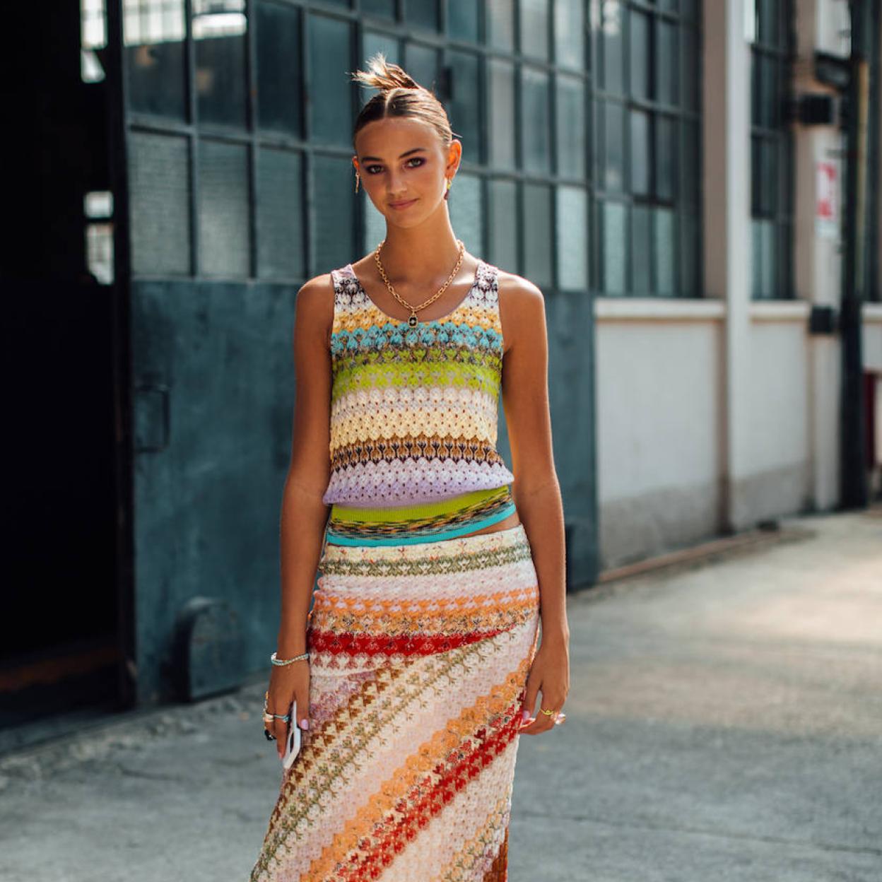 Pincha en la foto para ver las prendas de Zara que prueban que el color de la temporada es el naranja