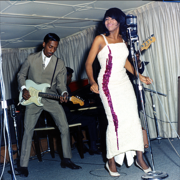 La vida de Tina Turner es apasionate y trágica pero es un ejemplo del renacer de una estrella que supo hacerse a si misma.