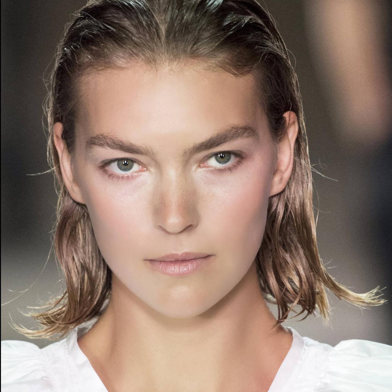 Pincha en la imagen para ver Los mejores sérums de pestañas para empezar a utilizar ahora y presumir de una mirada perfecta en verano sin tener que usar máscara