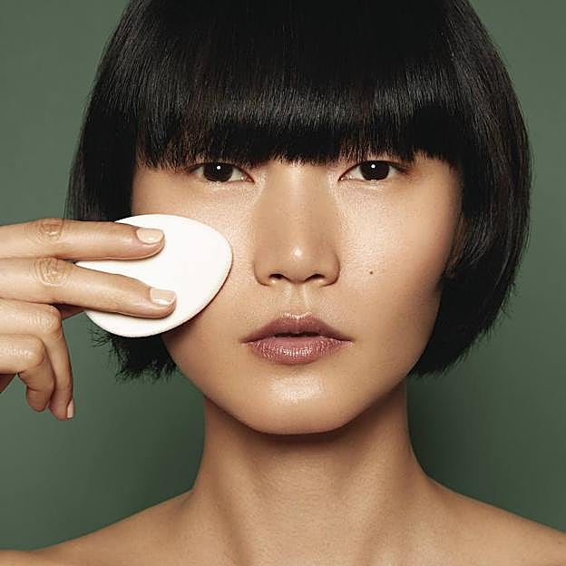 Este nuevo método para desmaquillarse es antiedad, ecológico y ahorra agua