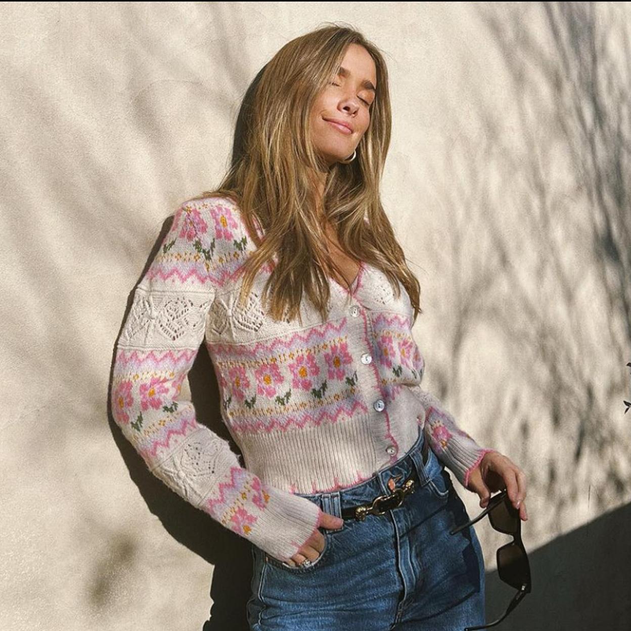 María Pombo tiene el don de agotar en tiempo récord cualquier prenda low cost que se ponga. Descubre otras propuestas de Zara que están arrasando en estos momentos. 