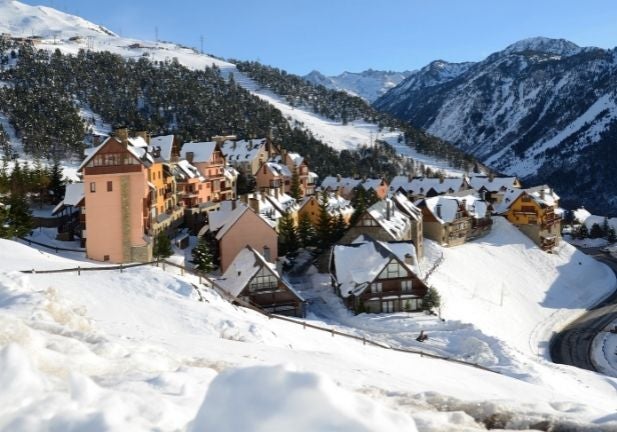 3 'pistas' para disfrutar de Baqueira Beret: un hotel de lujo, un restaurante y una coctelería