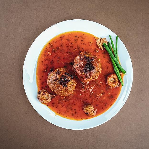 Las albóndigas son un plato perfecto para hacer y para congelar y tener a mano cuando más lo necesites. 