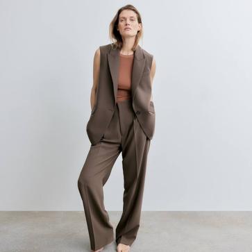 Imagen secundaria 1 - Necesitas un chaleco para elevar la elegancia de tus looks esta primavera y aquí tienes los más bonitos del low cost