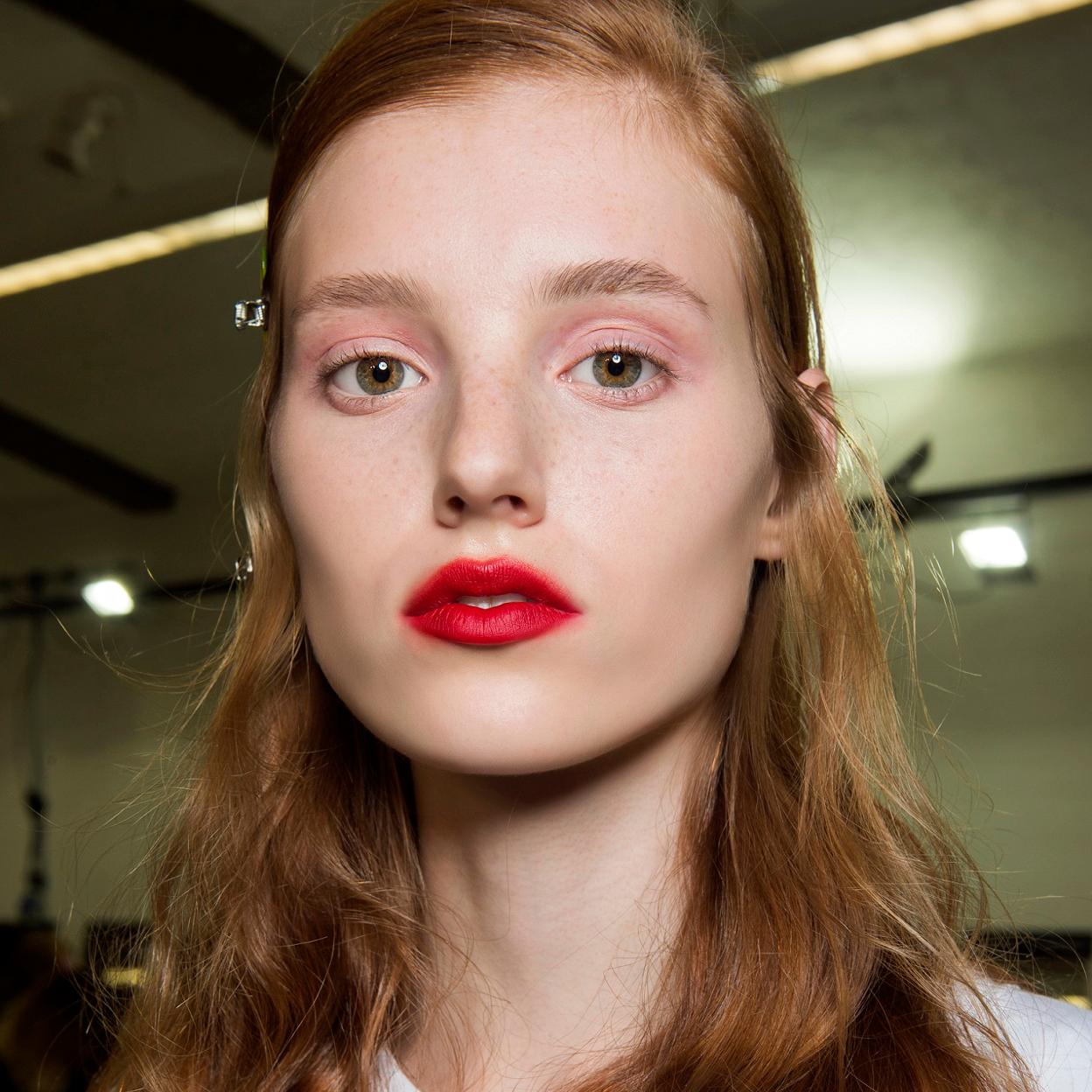 Pincha en la imagen para descubrir las cremas hidratantes más eficaces para utilizar a partir de los 40 y combatir la pérdida de firmeza y las arrugas.