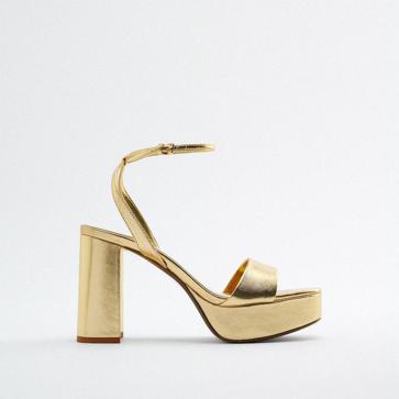 Imagen secundaria 1 - ¡Con altura! Esta temporada tienes que sumarte a la tendencia de los tacones con plataforma para aumentar el glamour de tus looks