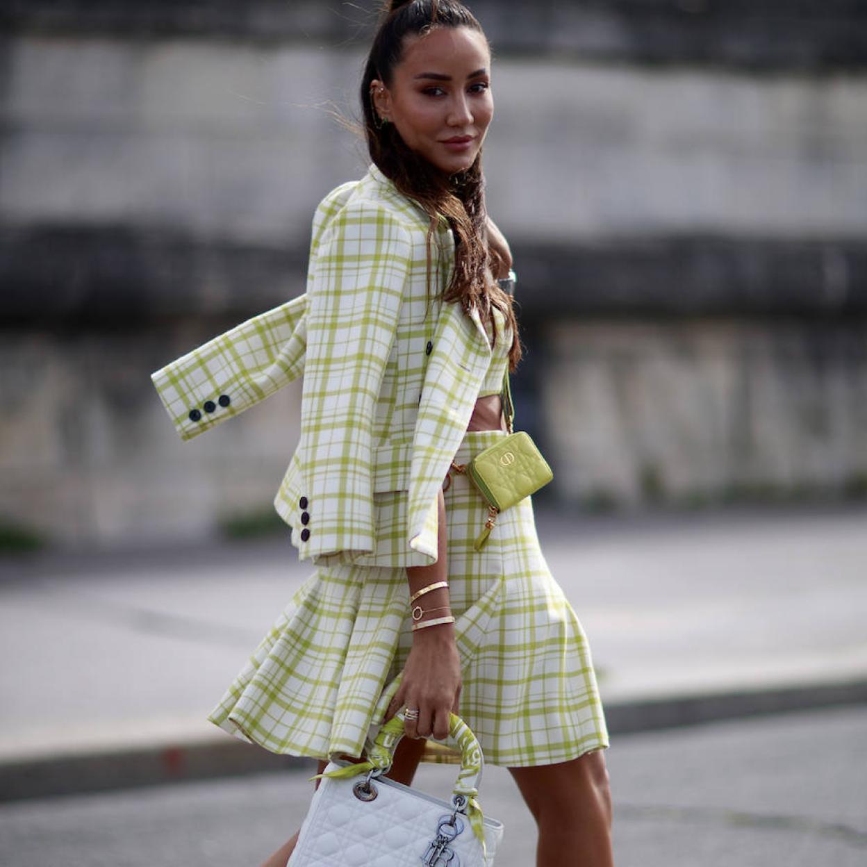 Pincha en la foto para ver las mejores faldas mini de tablas que arrasan en Instagram