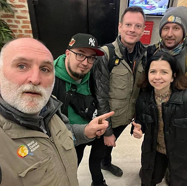 José Andrés, el chef español más solidario que cuenta la guerra de Ucrania desde dentro y lleva comida a los refugiados