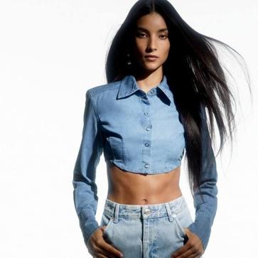 Imagen secundaria 1 - Las camisas de Molly Bracken y Zara y la blusa de H&M