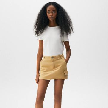 Imagen secundaria 1 - Tienes que fichar estas minifaldas tendencia que estilizan y alargan las piernas para un look que quita años de encima cuando llegue el buen tiempo