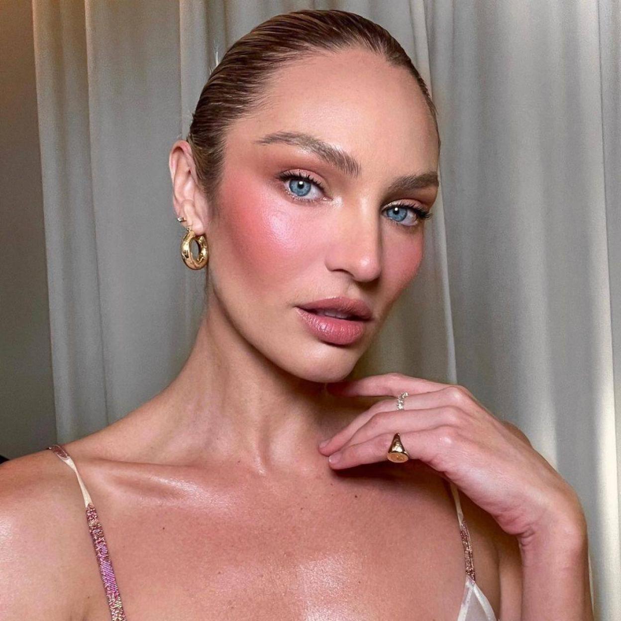 Pincha en la imagen para ver Parches para ojos y labios, el remedio antiedad extra para prevenir las arrugas finas que más envejecen el rostro