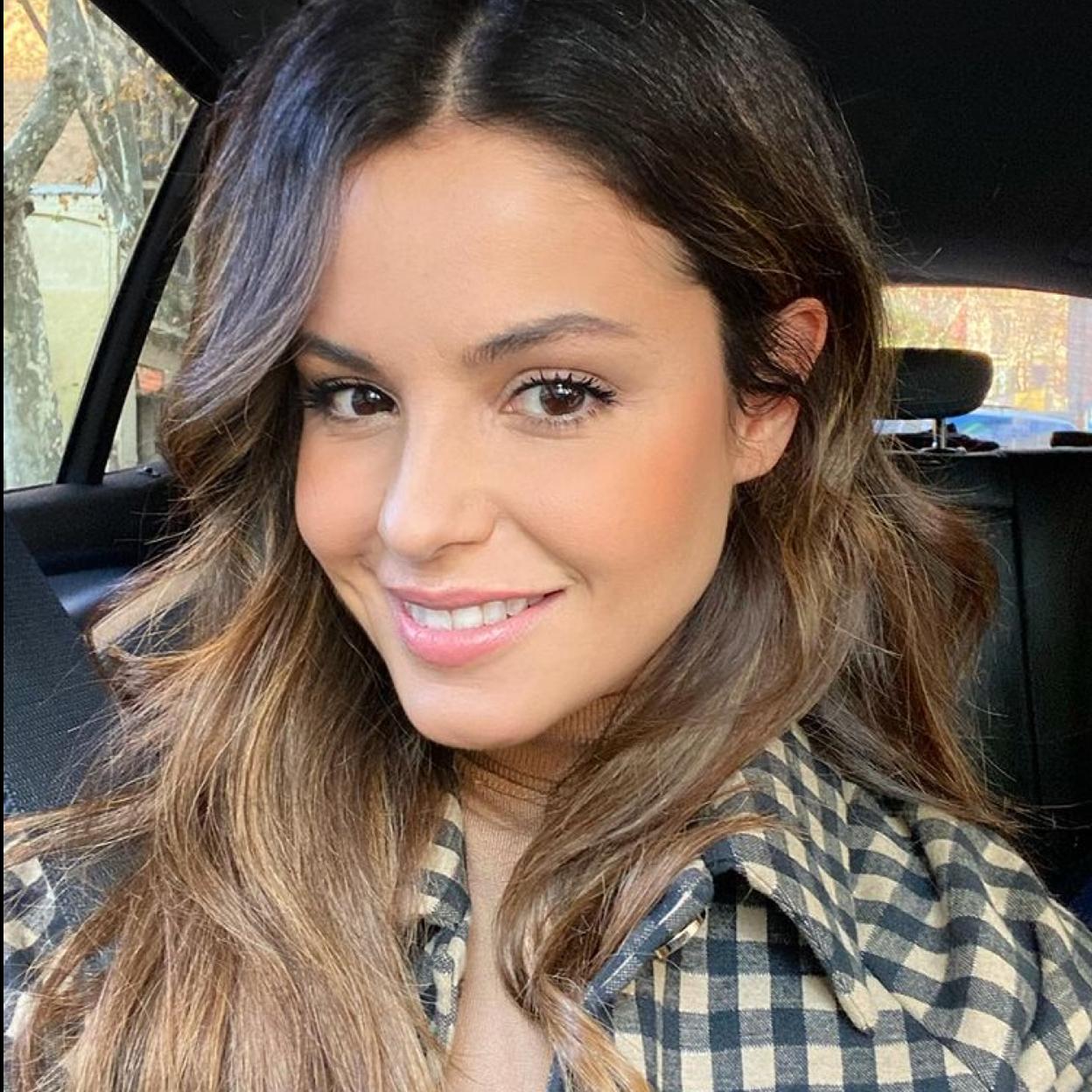 Pincha en la imagen para ver los 22 sérums faciales perfectos para empezar a utilizar a partir de los 50 años.