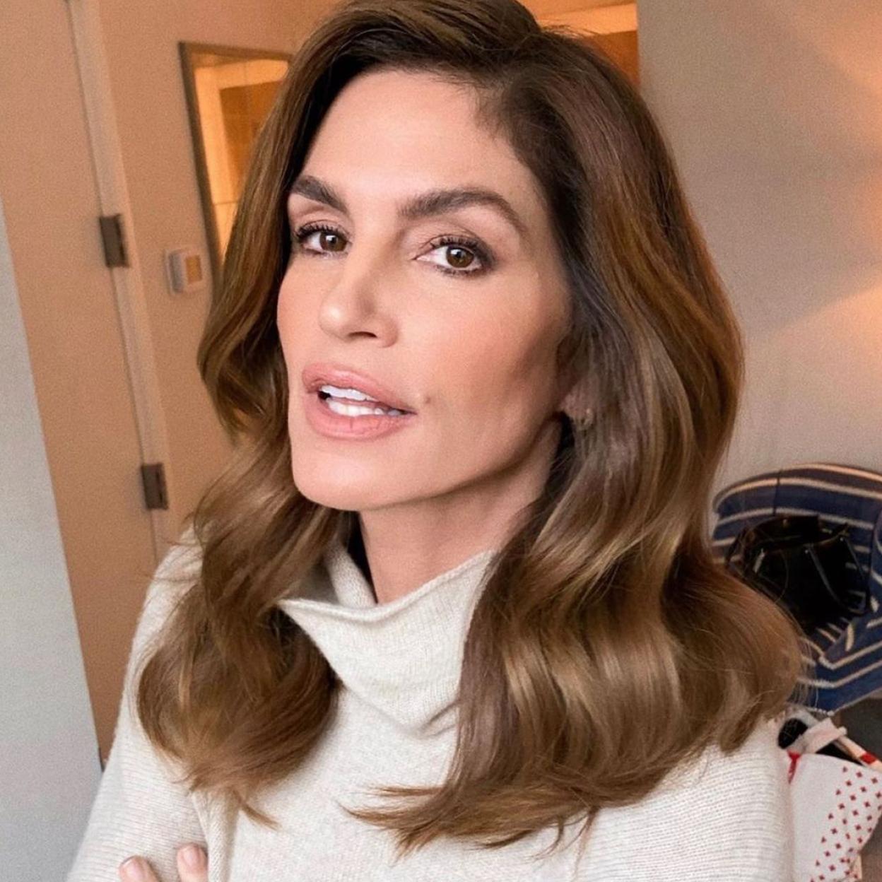 ¿Quieres cuidar el contorno de tus ojos? Pincha en la imagen para conocer los contornos de ojos que te ayudarán a lograrlo. 