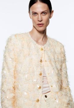 Imagen secundaria 2 - Estas chaquetas bonitas y originales serán la solución para elevar tus looks de diario en entretiempo