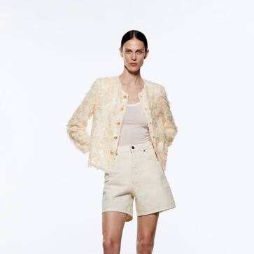 Imagen secundaria 1 - Estas chaquetas bonitas y originales serán la solución para elevar tus looks de diario en entretiempo