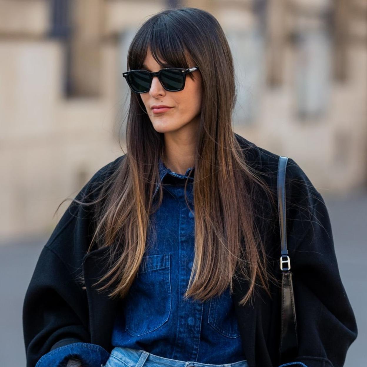 Pincha en la imagen para descubrir los mejores sérums para el pelo dañado y encrespado.