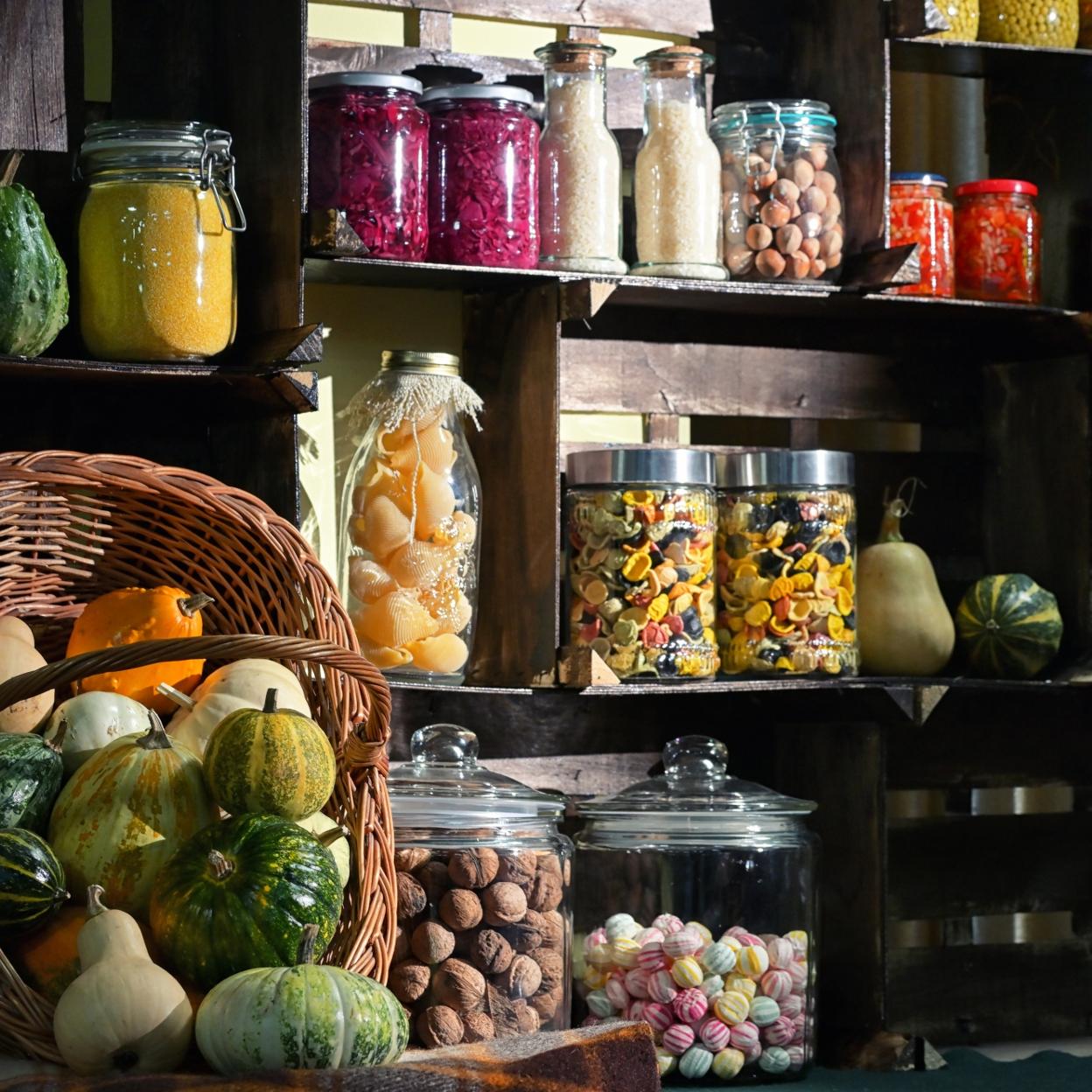 Si necesitas organiza tu cocina pincha en la imagen para conocer las ideas que te ayudarán a conseguirlo. 