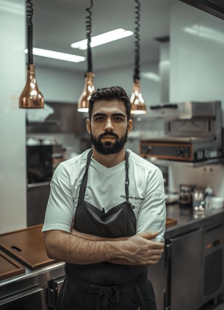 Imagen - Alejandro Serrano en las cocinas de su restaurante. A.S.